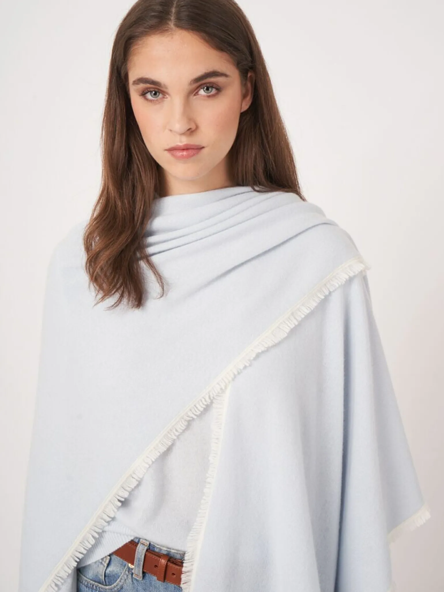 Cashmere Cape with Fringe Wave