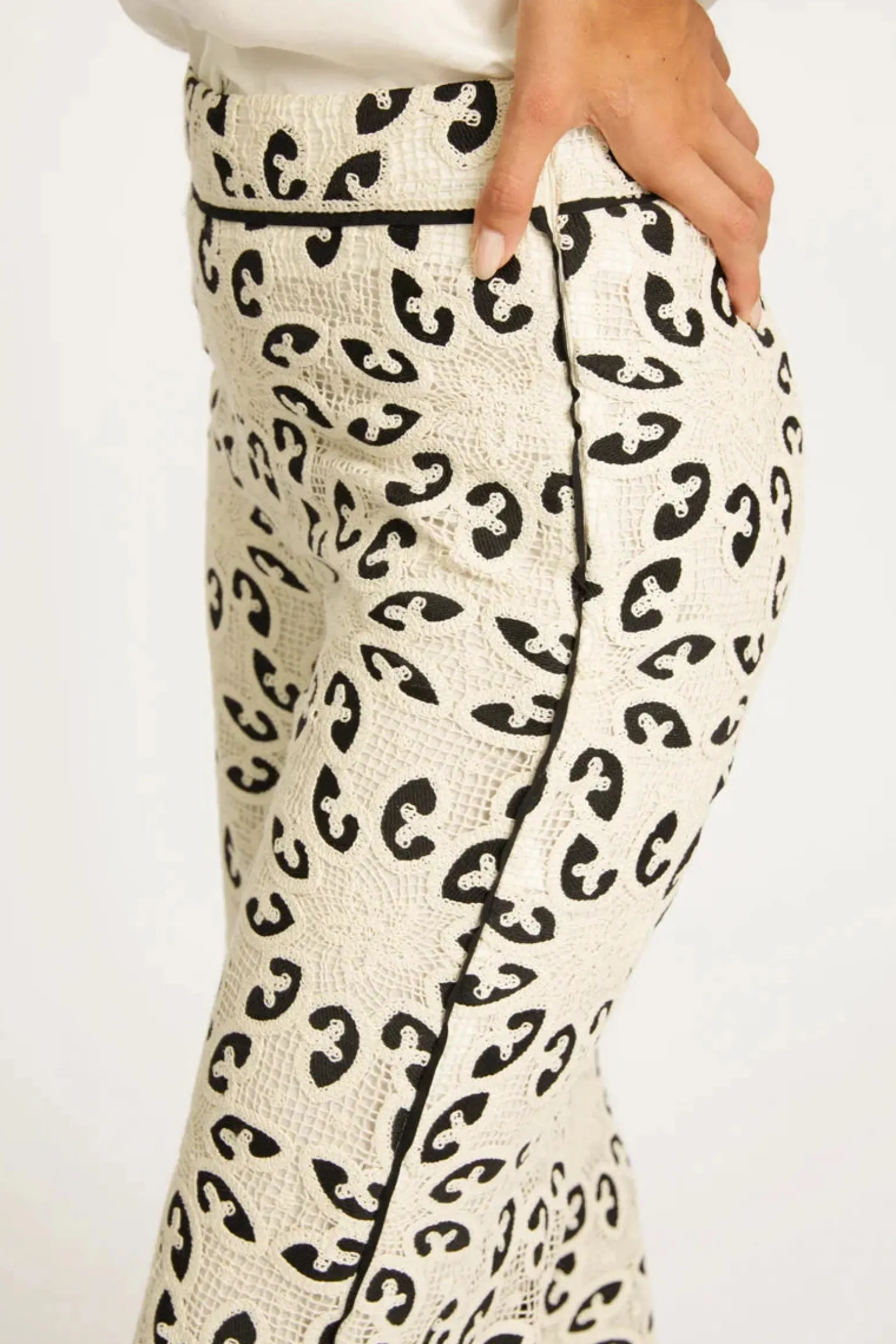 Celina Pant Ivory/Black Lace