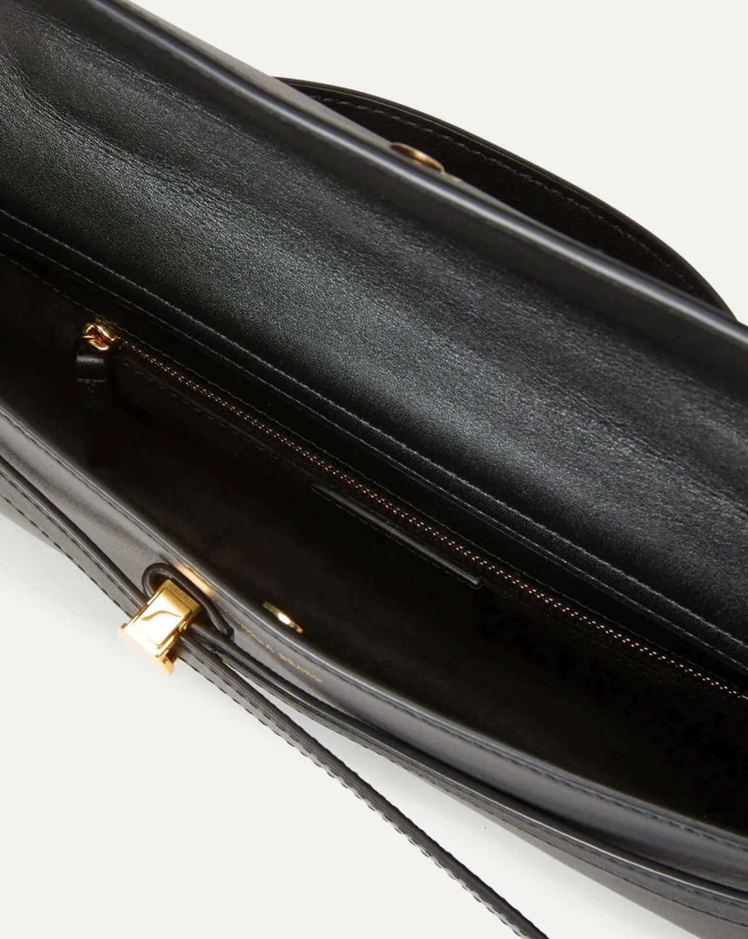 Dash Clutch Black