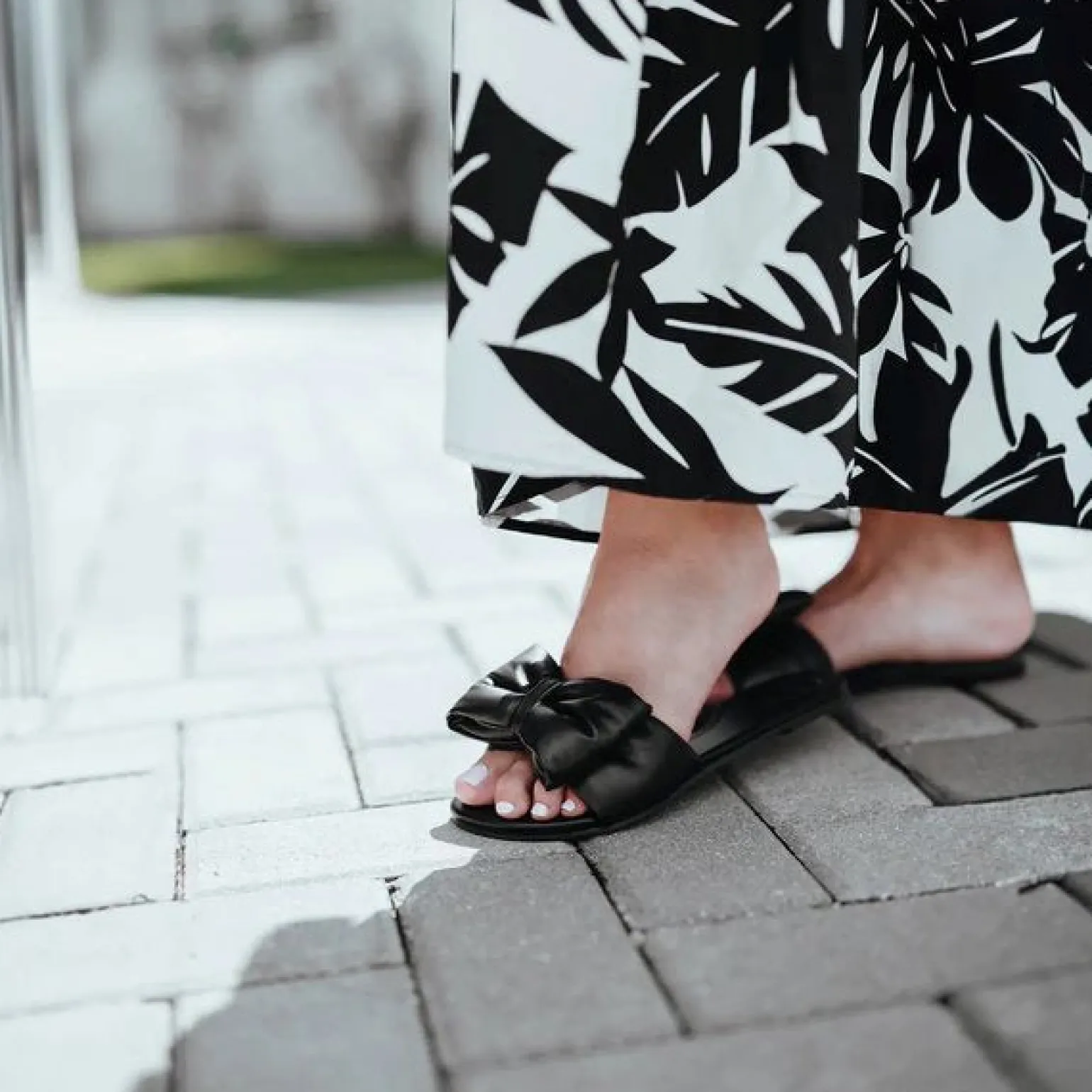 Rafie Bow Sandal Black