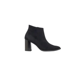 Winn Boot Black Soft Suede